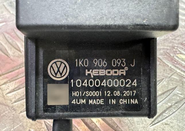 Блок топливного насоса Volkswagen Passat B6 1K0906093J