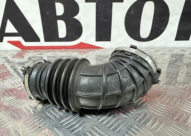 Патрубок дроссельной заслонки Audi A4 B8 2.0T 06H129629E