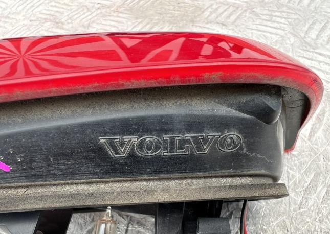 Фонарь в крышку багажника правый Volvo S60 