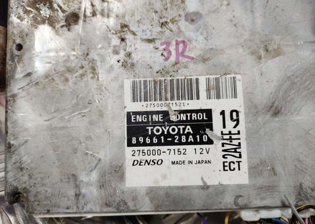 Блок управления двс Toyota Estima ACR40 8966128a10