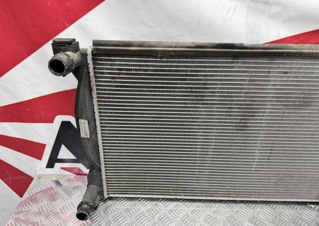 Радиатор охлаждения Audi A4 B7 2.0 T 8Е0121251AE