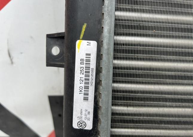 Радиатор охлаждения Volkswagen Passat B7 