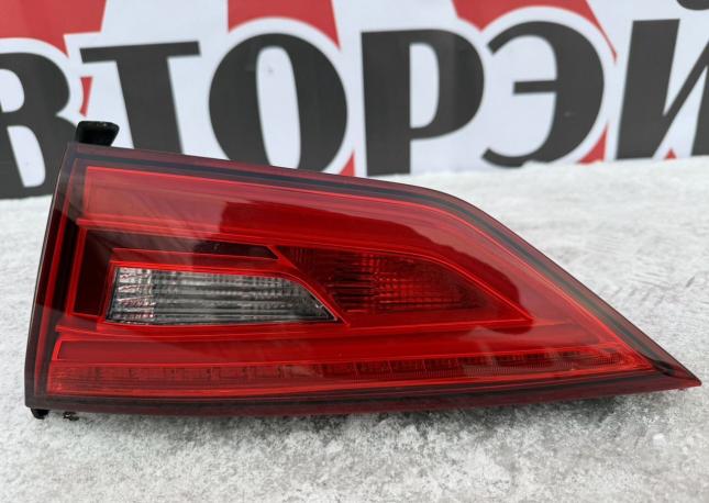 Фонарь правый седан в крышку багажника Audi A3 8N 8V5945094H