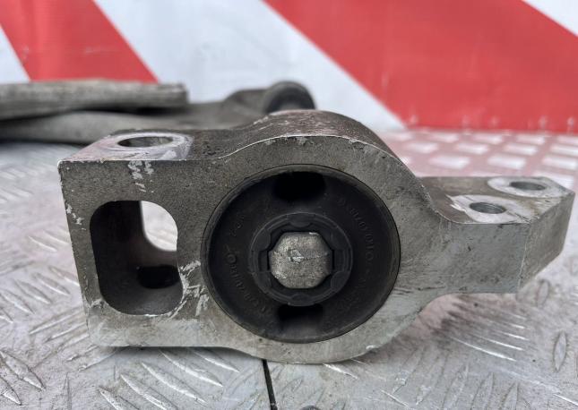 Рычаг передний Volkswagen Passat B6 3C0407153B