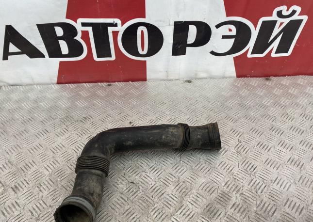 Патрубок воздушного фильтра Volkswagen Passat B6 1K0129618AJ