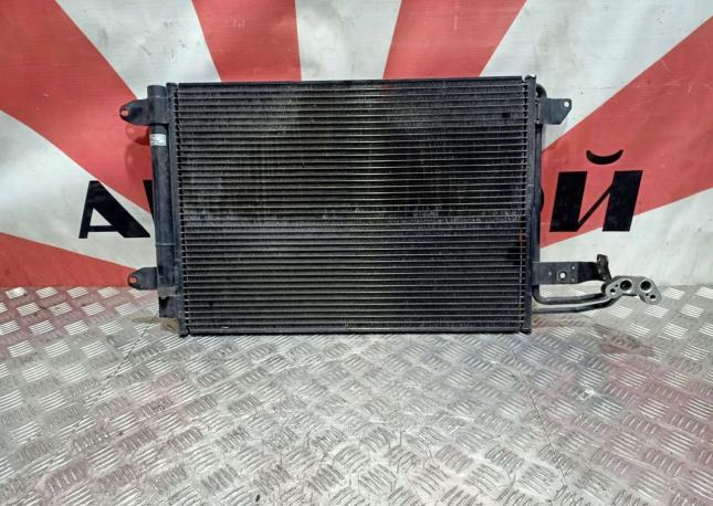 Радиатор кондиционера Volkswagen Jetta 5 1K0298403A