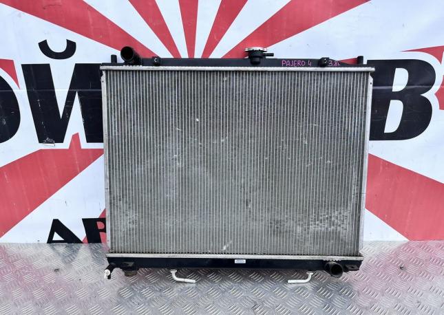 Радиатор охлаждения Mitsubishi Pajero 4 3.8 