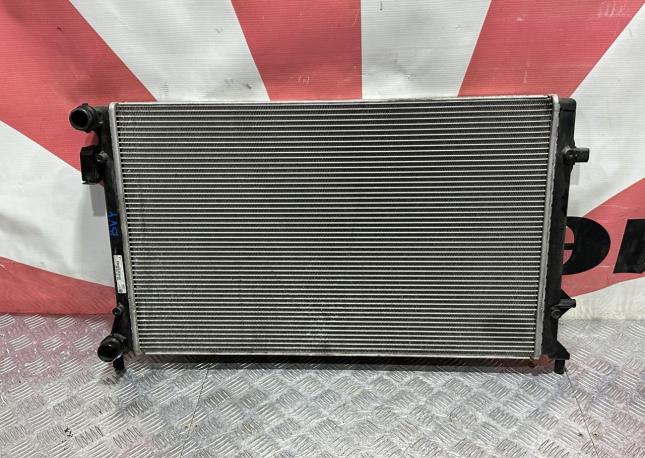 Радиатор охлаждения Volkswagen Passat B6 2.0 FSI 1K0121253AC