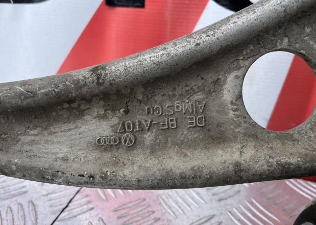 Рычаг передний Volkswagen Passat B6 3C0407153B