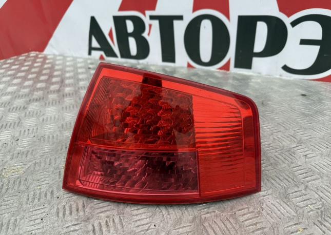 Фонарь задний правый Audi A8 D3 дорестайлинг 4E0945096C