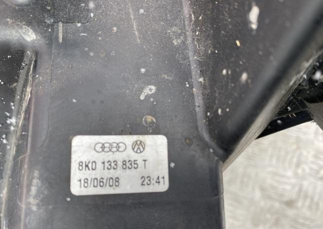 Корпус воздушного фильтра Audi A4 B8 3.2 8K0133835T