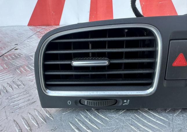 Дефлектор центральный Volkswagen Golf 6 5K0815736D