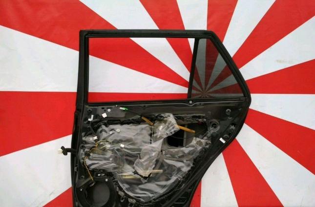 Дверь задняя правая Toyota Avensis T25 