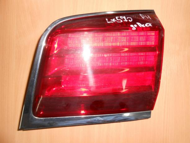 Фонарь задний правый LX570 в крышке багажника Б/У 8158060230 8158060230