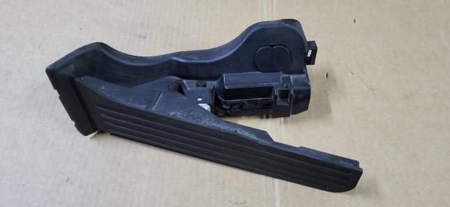 1K1723503AF VOLKSWAGEN JETTA VI педаль 1K1723503AF