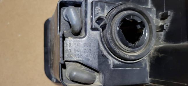 Фара противотуманная правая Skoda Octavia A7 RS 5E0941700A