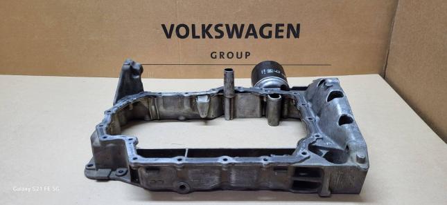 Поддон двигателя Skoda Octavia A7  04E103603 04E103603
