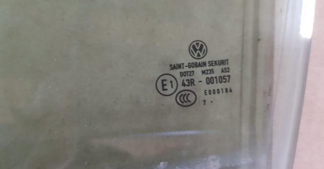 1K4845201B volkswagen golf5 Стекло 1K4845201B