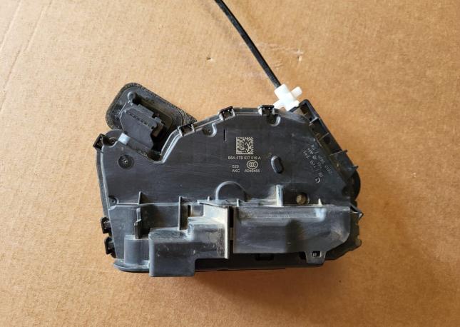 5TB837016 Замок VAG 5TB837016