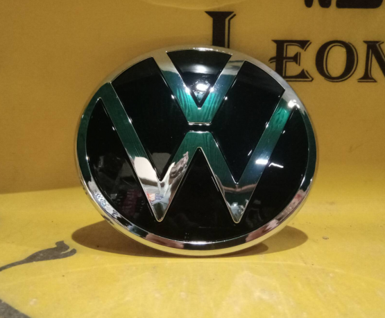 Эмблема передняя Volkswagen Polo 6 2020 - 2024 5H0853601DDPJ