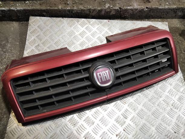Решетка радиатора Fiat Doblo 735482065