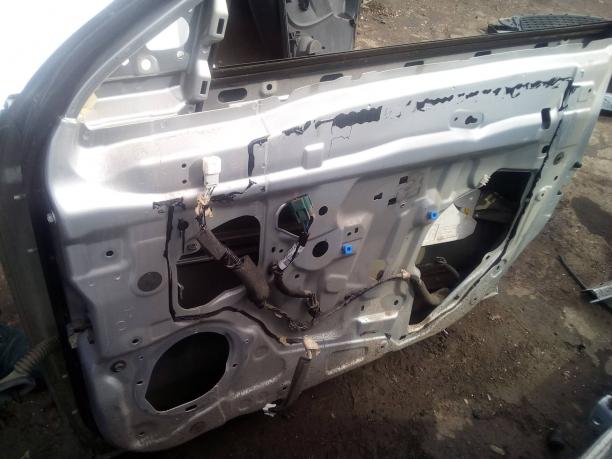 Дверь передняя правая Nissan Almera G15 801004AA8B