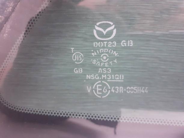 Стекло боковое правое Mazda CX 7 EG2262950C