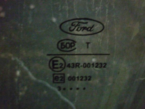 Стекло передней левой двери Ford Focus 1 1088905