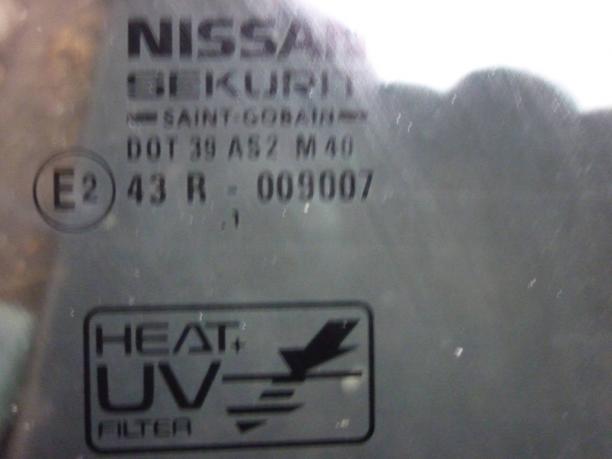 Стекло передней правой двери Nissan Almera N16 80300BM601