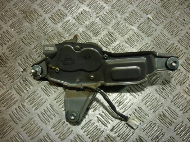 Моторчик заднего дворника Suzuki Grand Vitara 2 3881065J00