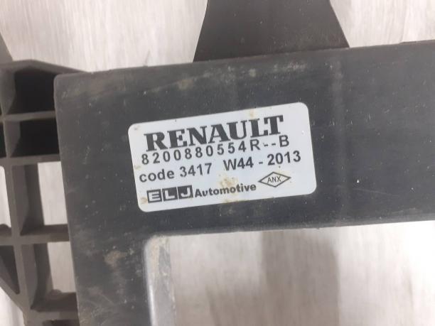 Вентилятор радиатора Renault Duster 8200880554