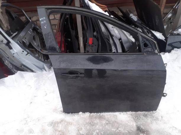 Дверь передняя правая Chevrolet Cruze 95987758