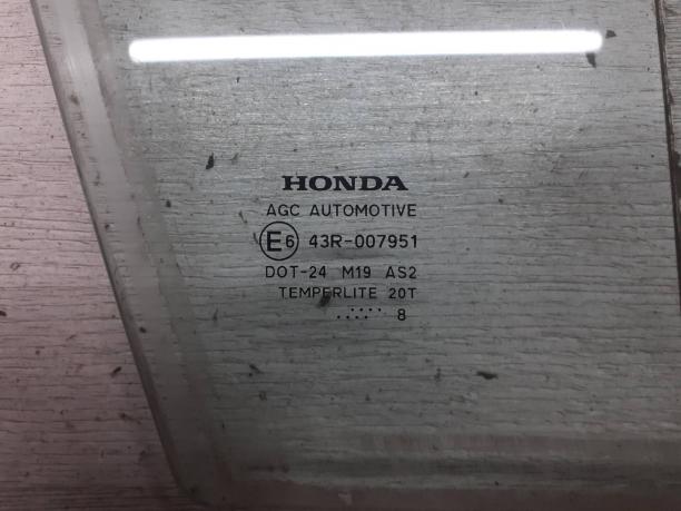 Стекло передней правой двери Honda Civic 5D 8 73300SMGE00