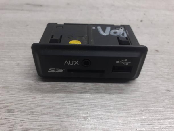 Разъем USB / AUX / CD Renault Fluence 280234575R
