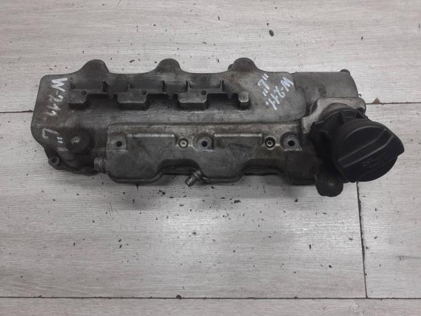 Клапанная крышка левая Mercedes W211  A1120100530
