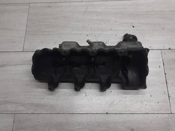 Клапанная крышка левая Mercedes W211  A1120100530