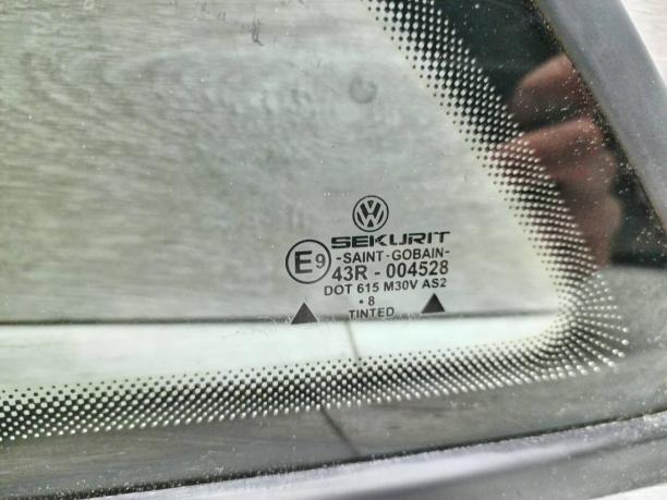 Стекло заднее боковое левое Volkswagen Beetle 1C0845041E