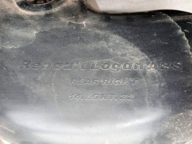 Локер задний правый Renault Logan 8200848951