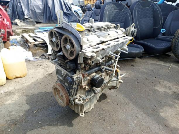 Двигатель в сборе Renault 1.6 K4M842 8201709102