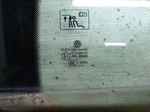 Форточка задней правой двери Volkswagen Golf Plus 5M0845216