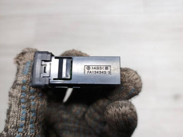 Разъем USB / AUX Toyota Corolla E15 86190-24020