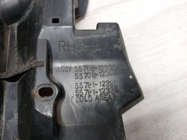 Водосток лобового стекла (жабо) Toyota Corolla E15 55708-12330