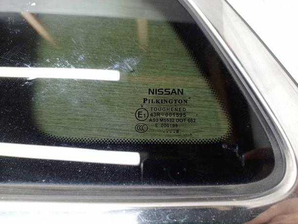 Стекло заднего левого крыла Nissan Qashqai J11 833134EA1A