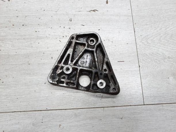 Кронштейн кондиционера Aygo / C1 / 107 88431-0H010