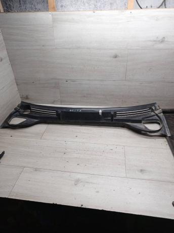 Водосток лобового стекла (жабо) Lada Vesta 8450031192