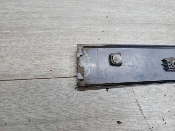 Накладка крышки багажника Mitsubishi Outlander XL 6515A037BA