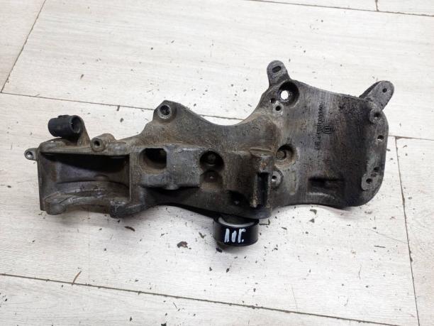 Кронштейн генератора Renault 8200941114