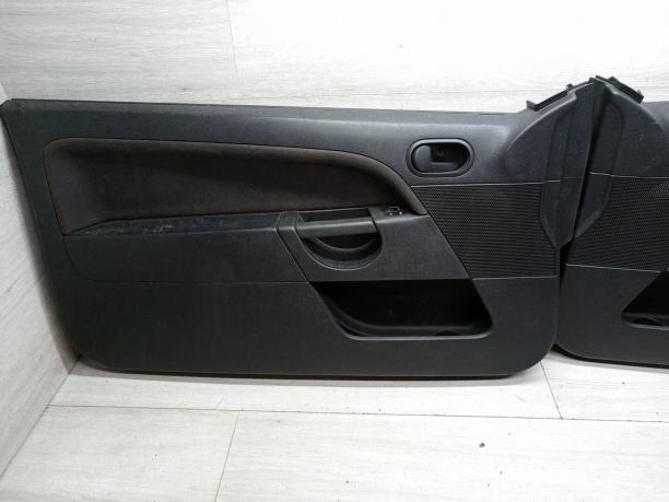 Обшивка двери Ford Fiesta 5 (3 двери) 