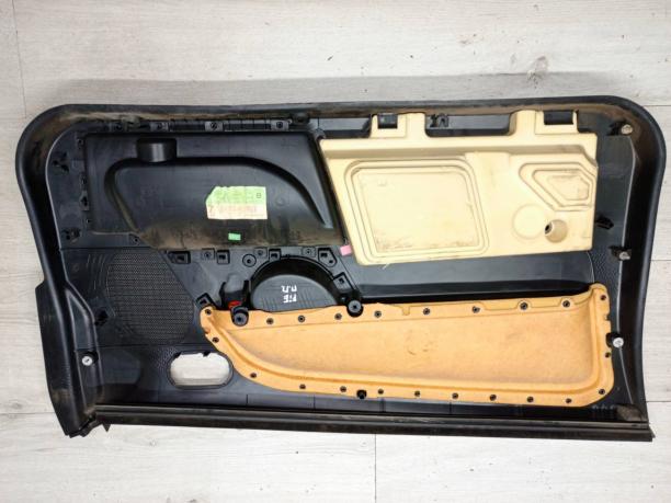 Обшивка двери Ford Fiesta 5 (3 двери) 