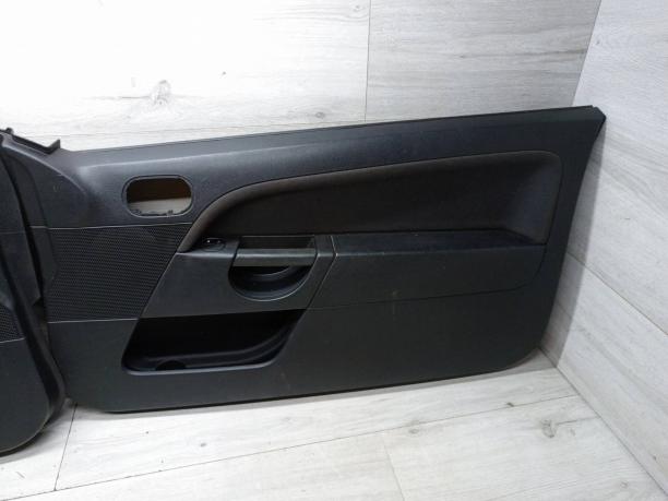 Обшивка двери Ford Fiesta 5 (3 двери) 